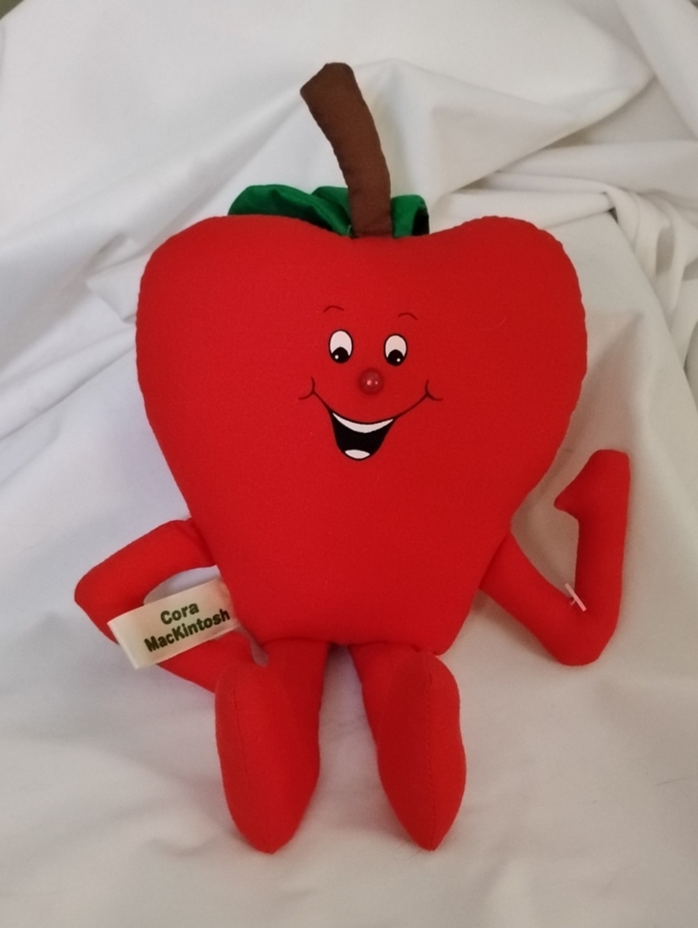 Vtg Hallmark 1984 Crazy Crops anthropomorphic stuffed red apple "Cora Macintosh"